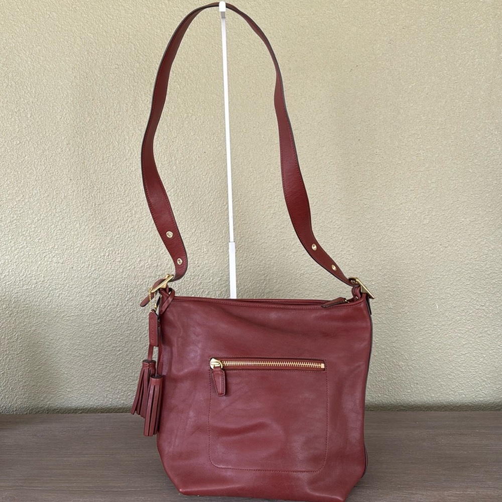 Vintage Coach Legacy Shoulder bag with dust bag. Glovetanned Leather.